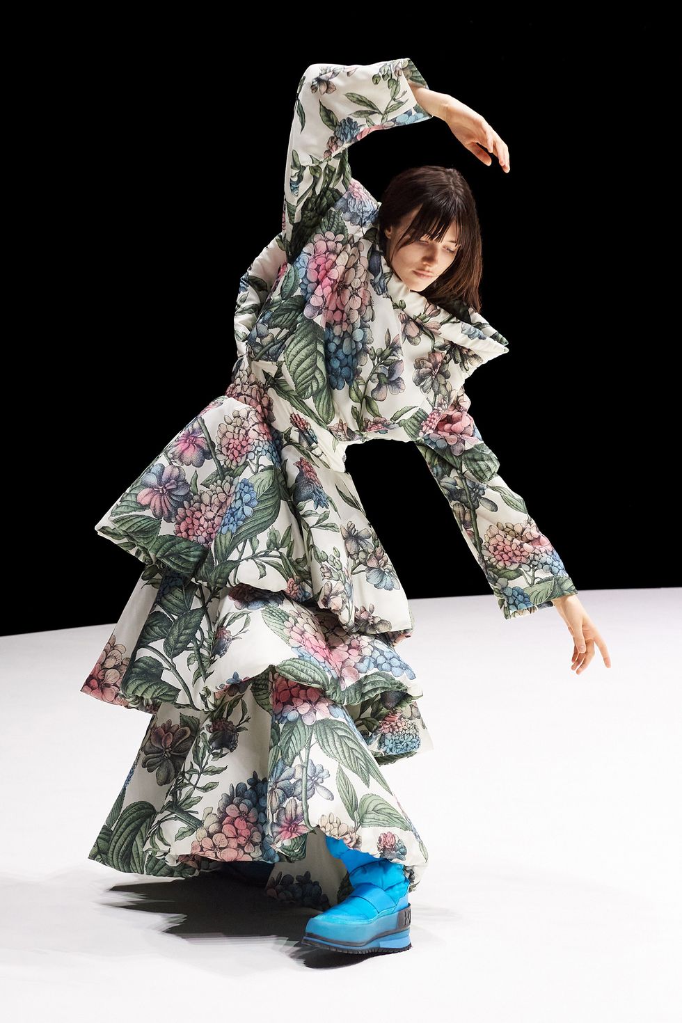 Celine Fall/21, Rüya Gibi Bir Şato'nun Çimenlerinde