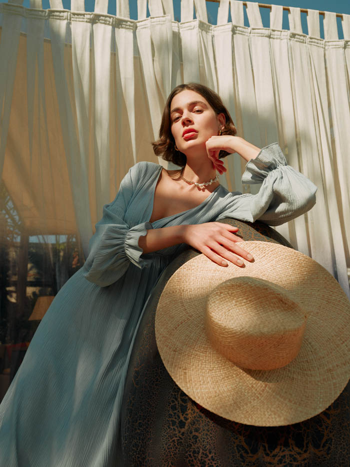 Ezgi Mola'dan yepyeni bir marka ve koleksiyon: EzoMola