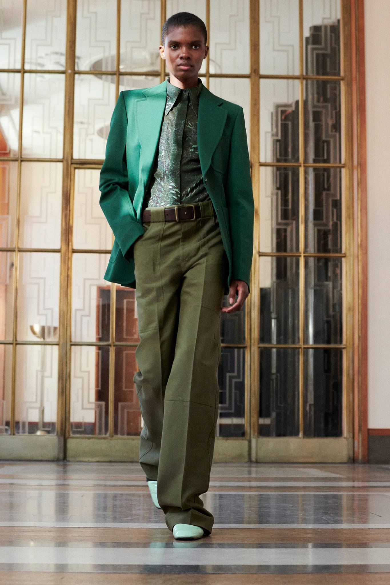 Victoria Beckham Yeni Koleksiyonunda Fiyatları Düşürdü