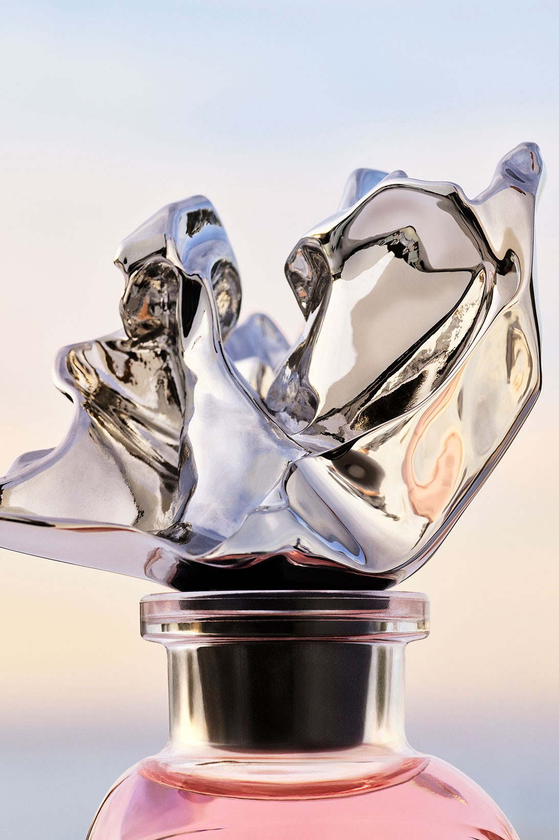 Frank Gehry, Louis Vuitton'un Yeni Parfüm Şişelerini Tasarladı