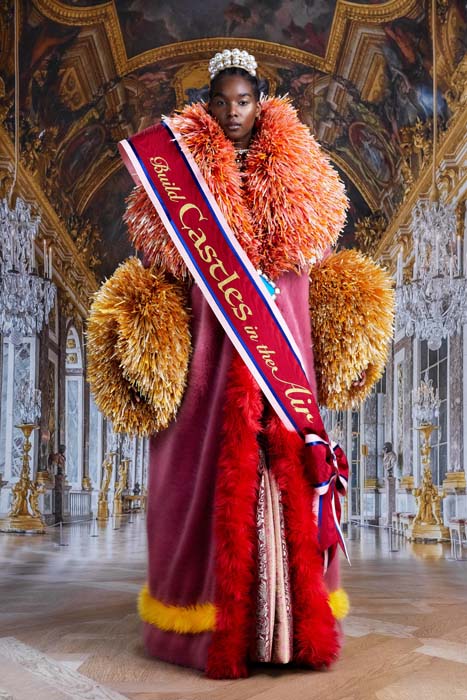 Viktor & Rolf Couture Kış 2021 Bir Kraliçeye Yakışır!