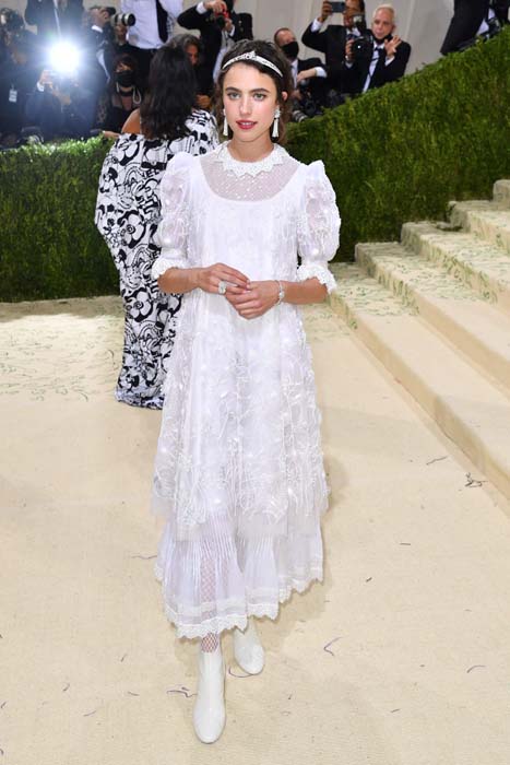 MET Gala 2021'in Stil Dozu Yüksek Kırmızı Halısı