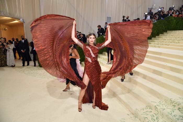 MET Gala 2021'in Stil Dozu Yüksek Kırmızı Halısı