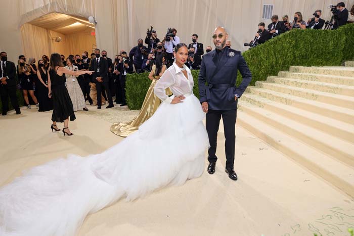 MET Gala 2021'in Stil Dozu Yüksek Kırmızı Halısı