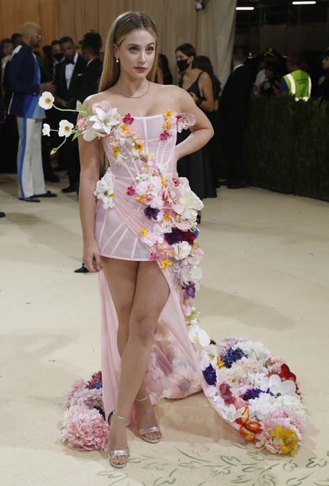 MET Gala 2021'in Stil Dozu Yüksek Kırmızı Halısı