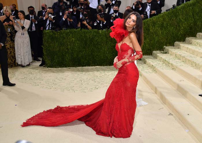 MET Gala 2021'in Stil Dozu Yüksek Kırmızı Halısı
