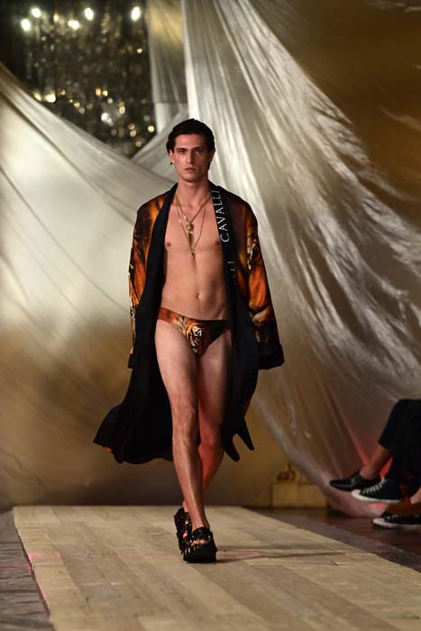 Roberto Cavalli İlkbahar/Yaz 2022