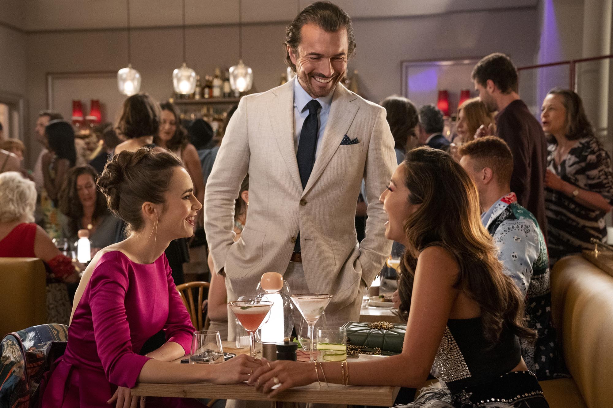 Emily In Paris’in 2. Sezon Görselleri Geldi