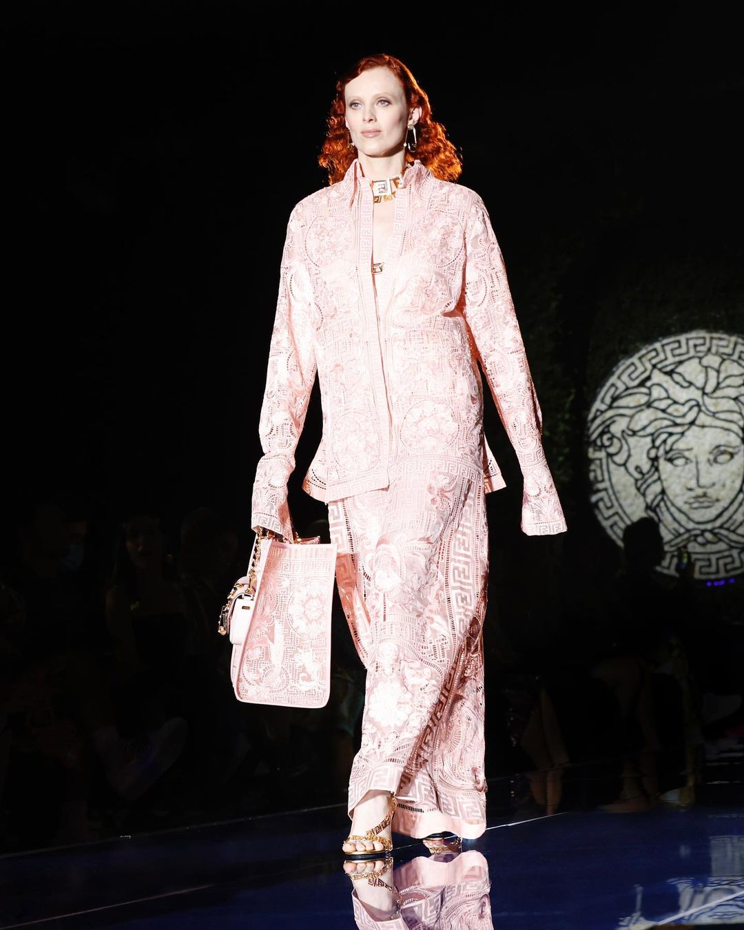 Moda Devlerinin Buluşması: Versace x Fendi