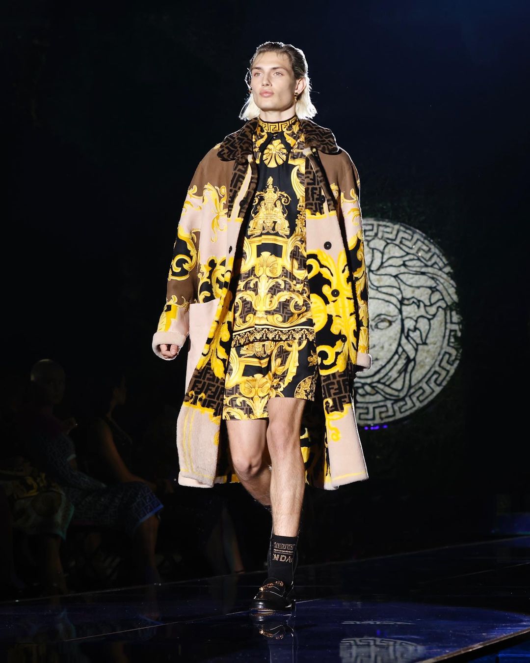 Moda Devlerinin Buluşması: Versace x Fendi