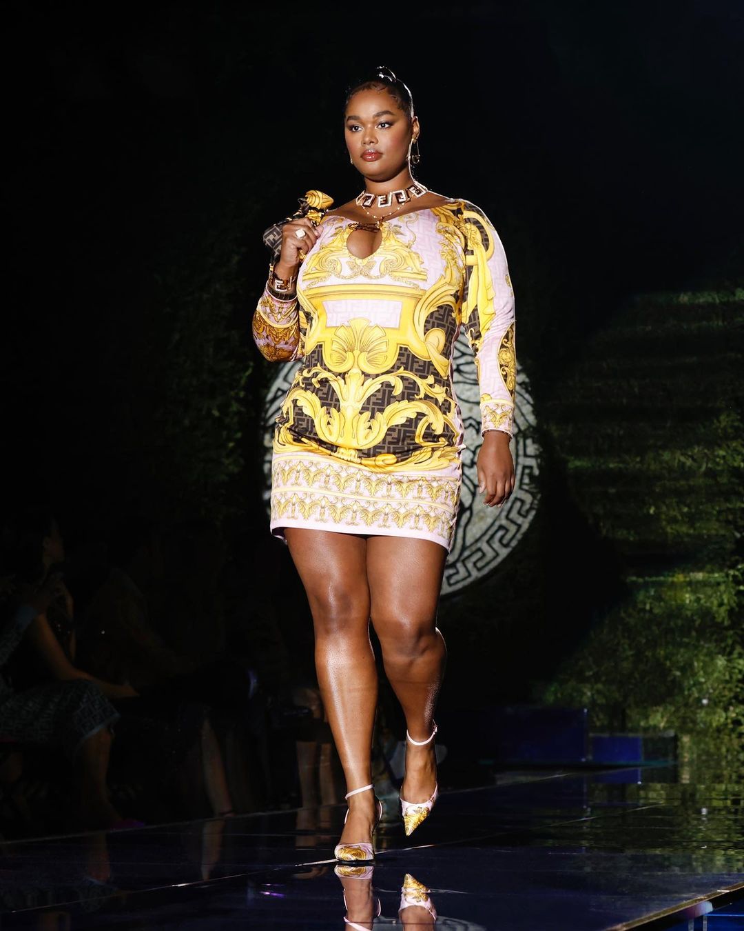 Moda Devlerinin Buluşması: Versace x Fendi