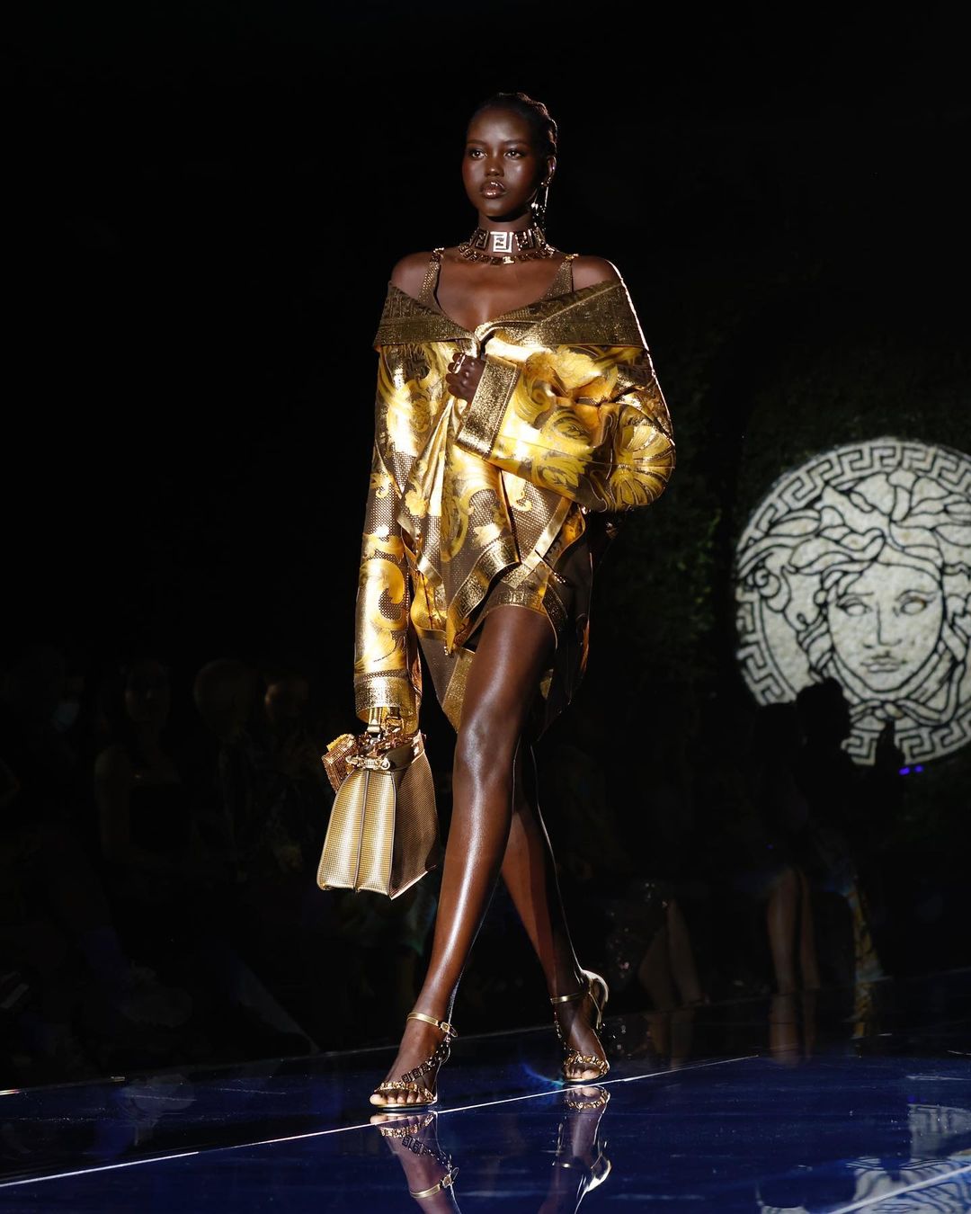 Moda Devlerinin Buluşması: Versace x Fendi