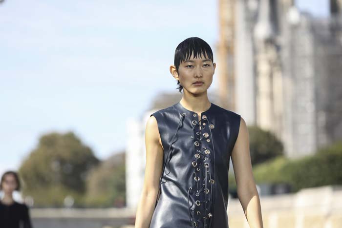 Gabriela Hearst, Chloe'deki İlk Koleksiyonunu Sundu