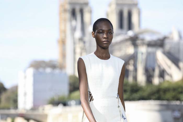 Gabriela Hearst, Chloe'deki İlk Koleksiyonunu Sundu