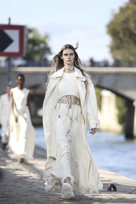 Gabriela Hearst, Chloe'deki İlk Koleksiyonunu Sundu