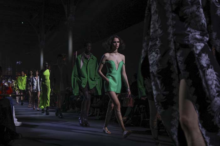 Valentino İlkbahar/Yaz 2022 ile Randevu