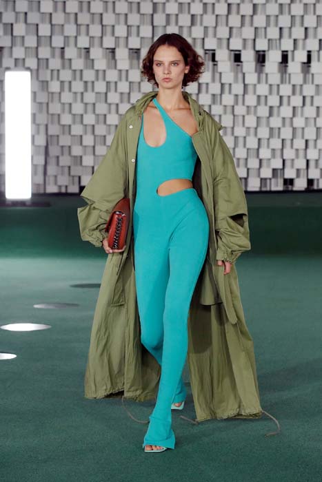 Stella McCartney İlkbahar/Yaz 2022 Koleksiyonunu Paris'te Sundu