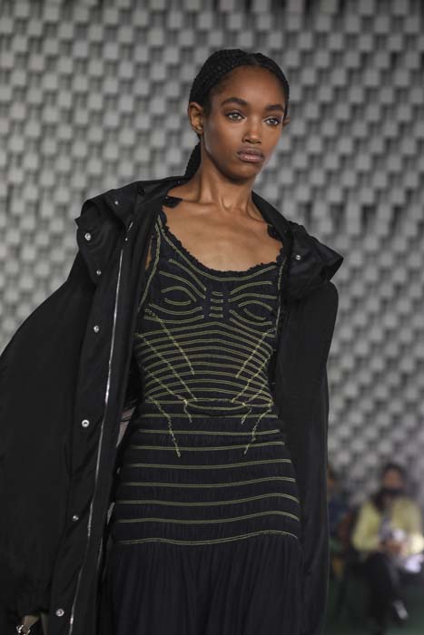 Stella McCartney İlkbahar/Yaz 2022 Koleksiyonunu Paris'te Sundu