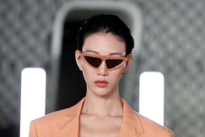 Stella McCartney İlkbahar/Yaz 2022 Koleksiyonunu Paris'te Sundu