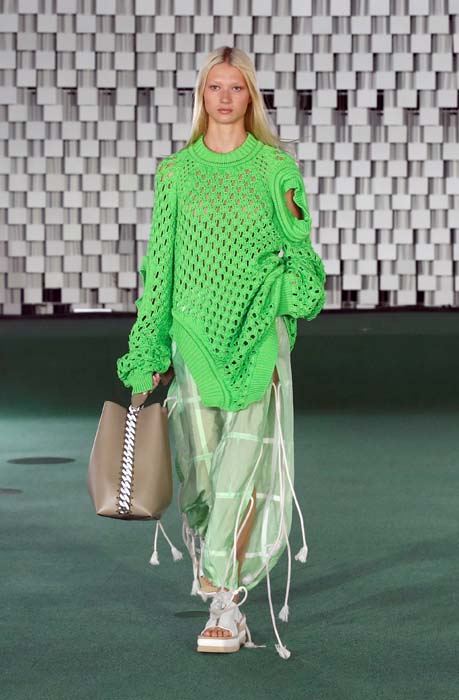 Stella McCartney İlkbahar/Yaz 2022 Koleksiyonunu Paris'te Sundu