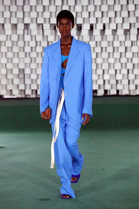 Stella McCartney İlkbahar/Yaz 2022 Koleksiyonunu Paris'te Sundu