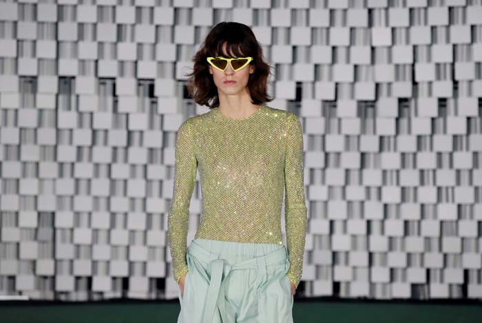 Stella McCartney İlkbahar/Yaz 2022 Koleksiyonunu Paris'te Sundu