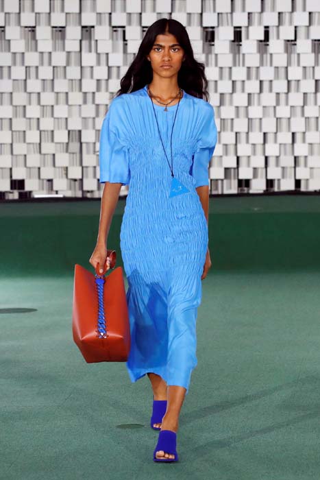 Stella McCartney İlkbahar/Yaz 2022 Koleksiyonunu Paris'te Sundu