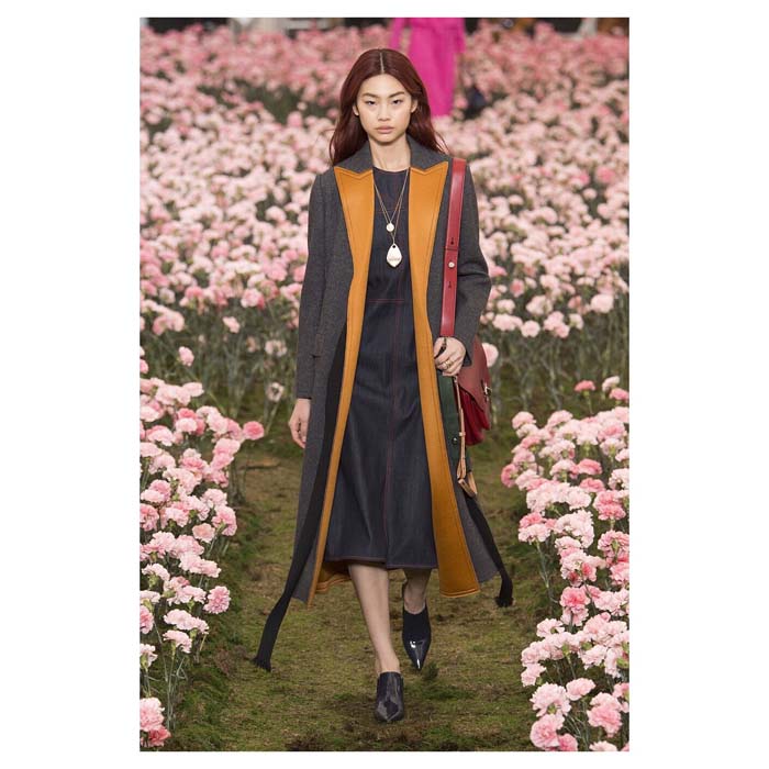 Squid Game Yıldızı HoYeon Jung'un Podyum Günlüğü