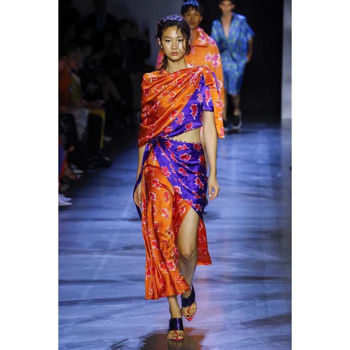 Squid Game Yıldızı HoYeon Jung'un Podyum Günlüğü