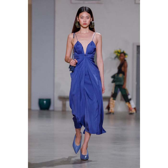 Squid Game Yıldızı HoYeon Jung'un Podyum Günlüğü