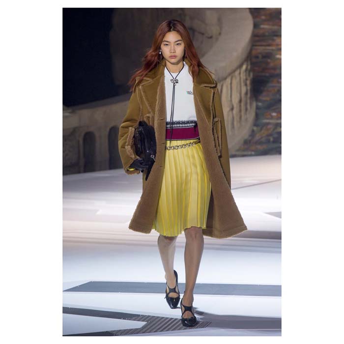 Squid Game Yıldızı HoYeon Jung'un Podyum Günlüğü