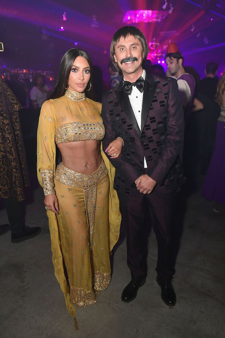 Ünlülerin En Epik Cadılar Bayramı Kostüm Fikirleri