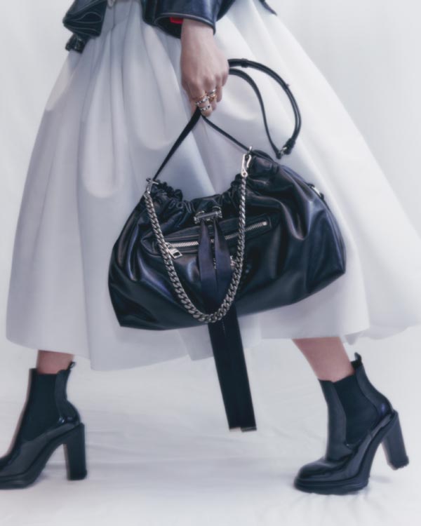 Alexander Mcqueen’in yeni çantası: Bundle Bag