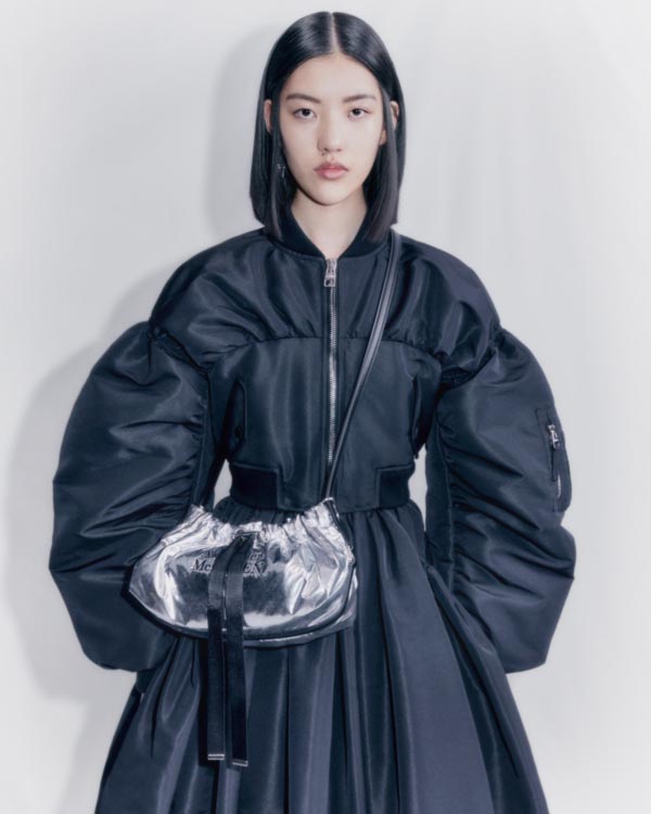 Alexander Mcqueen’in yeni çantası: Bundle Bag