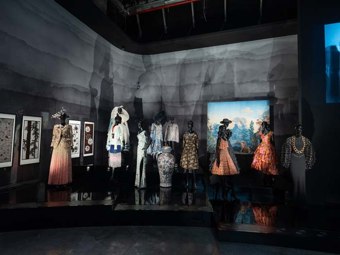 Christian Dior: Designer of Dreams Sergisi Doha'da Kapılarını Açtı