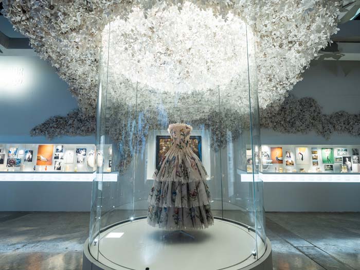 Christian Dior: Designer of Dreams Sergisi Doha'da Kapılarını Açtı