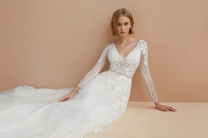 Oleg Cassini 2022 Koleksiyonu Blaze of Love'ı Sundu