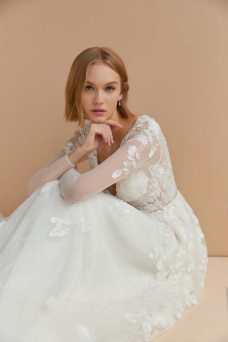 Oleg Cassini 2022 Koleksiyonu Blaze of Love'ı Sundu