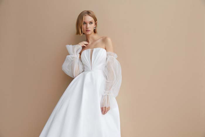 Oleg Cassini 2022 Koleksiyonu Blaze of Love'ı Sundu