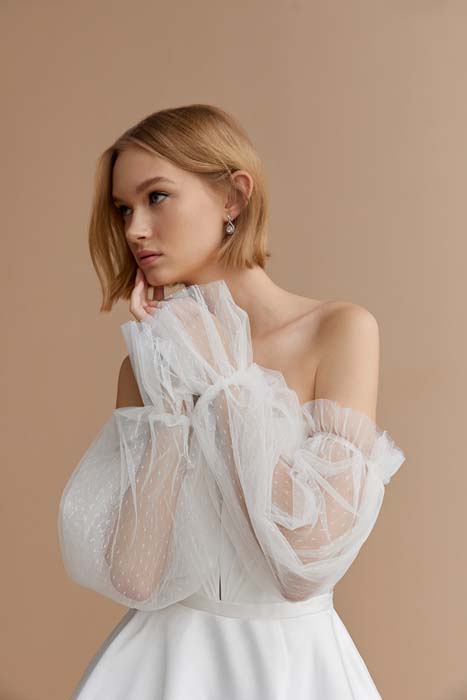 Oleg Cassini 2022 Koleksiyonu Blaze of Love'ı Sundu