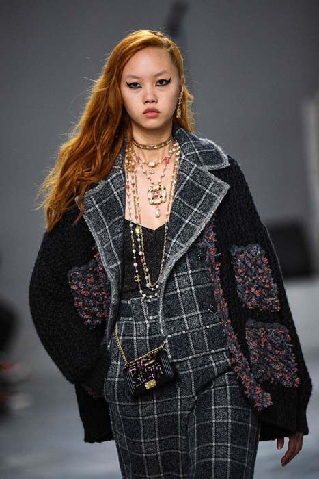 Chanel Métiers d'Art 2021/22 Koleksiyonunu Sundu