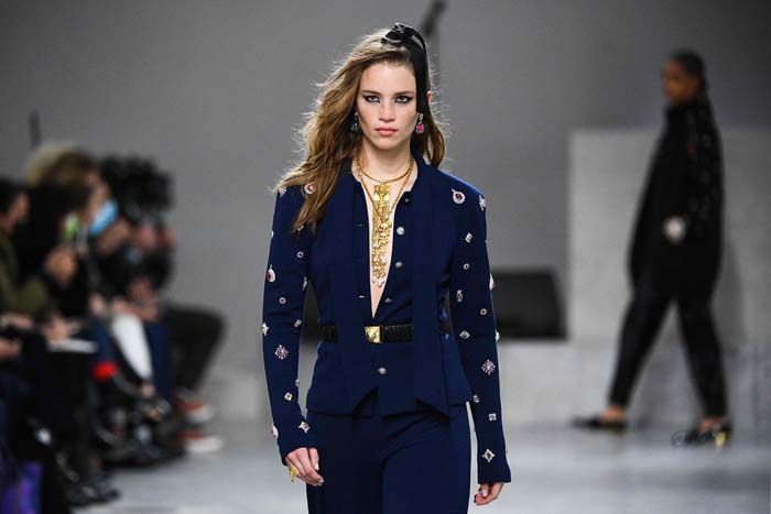 Chanel Métiers d'Art 2021/22 Koleksiyonunu Sundu