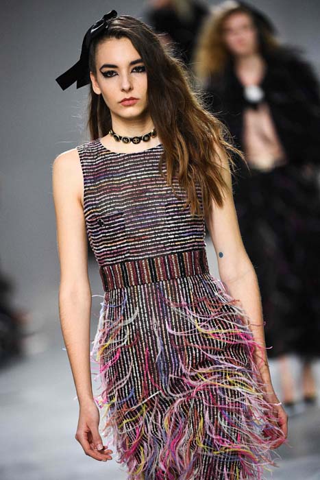 Chanel Métiers d'Art 2021/22 Koleksiyonunu Sundu
