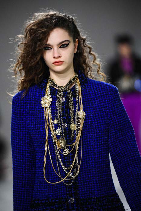 Chanel Métiers d'Art 2021/22 Koleksiyonunu Sundu