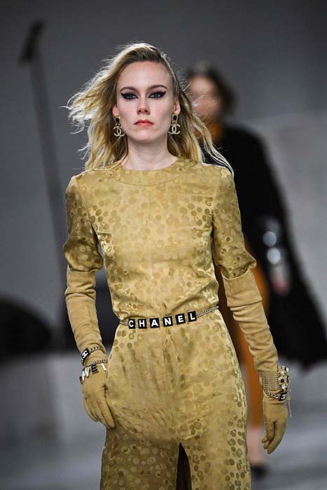 Chanel Métiers d'Art 2021/22 Koleksiyonunu Sundu