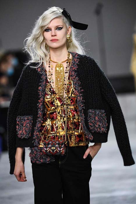 Chanel Métiers d'Art 2021/22 Koleksiyonunu Sundu