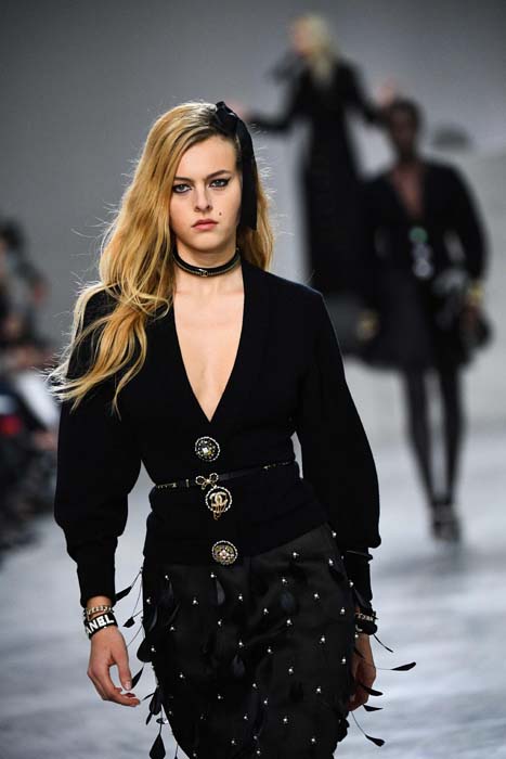 Chanel Métiers d'Art 2021/22 Koleksiyonunu Sundu