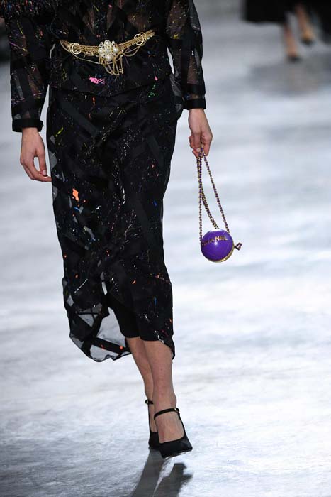 Chanel Métiers d'Art 2021/22 Koleksiyonunu Sundu