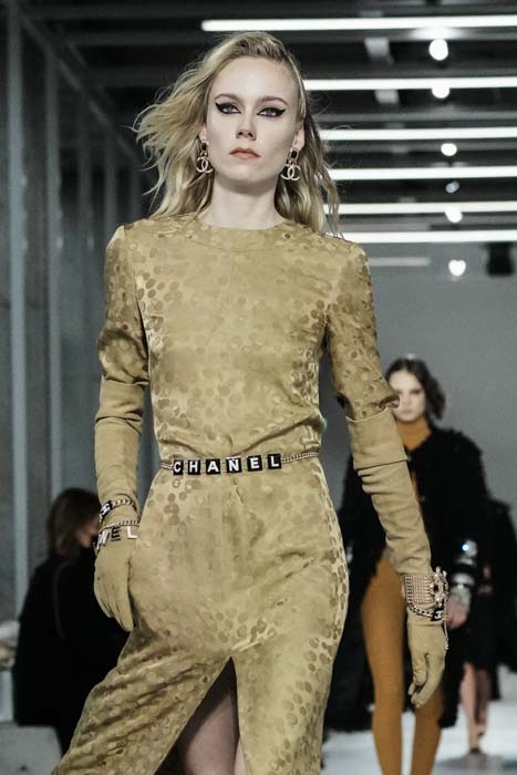 Chanel Métiers d'Art 2021/22 Koleksiyonunu Sundu