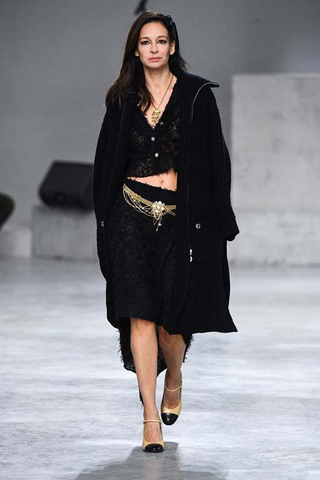 Chanel Métiers d'Art 2021/22 Koleksiyonunu Sundu